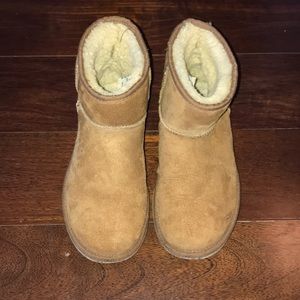 UGG Classic Mini Boot